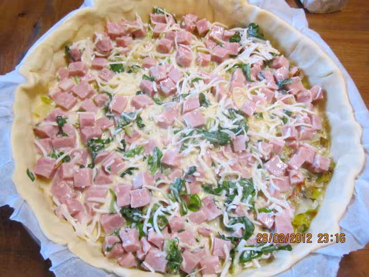 Quiche aux poireaux et jambon basilic