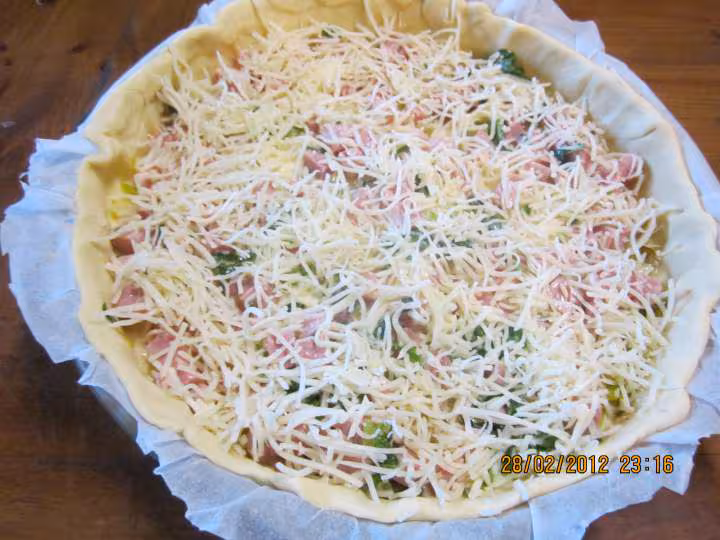 Quiche aux poireaux et jambon basilic