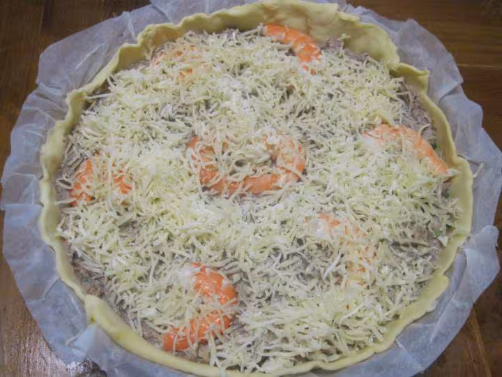 Quiche aux sardines et crevettes roses