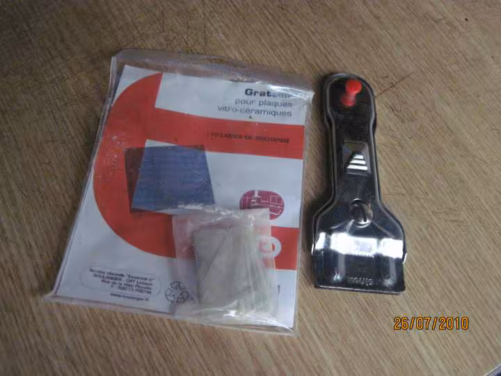 Raclette pour plaque vicro ceramique