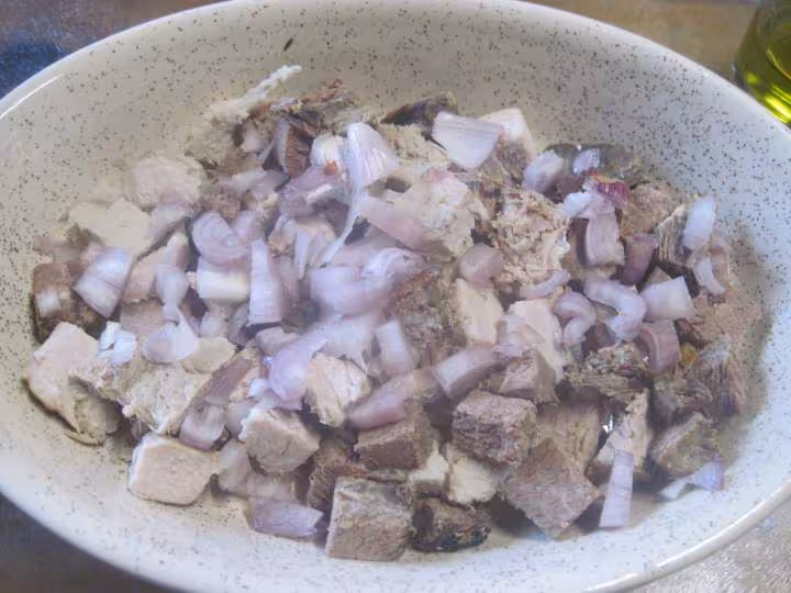 Restes de viandes en salade a l echalotes