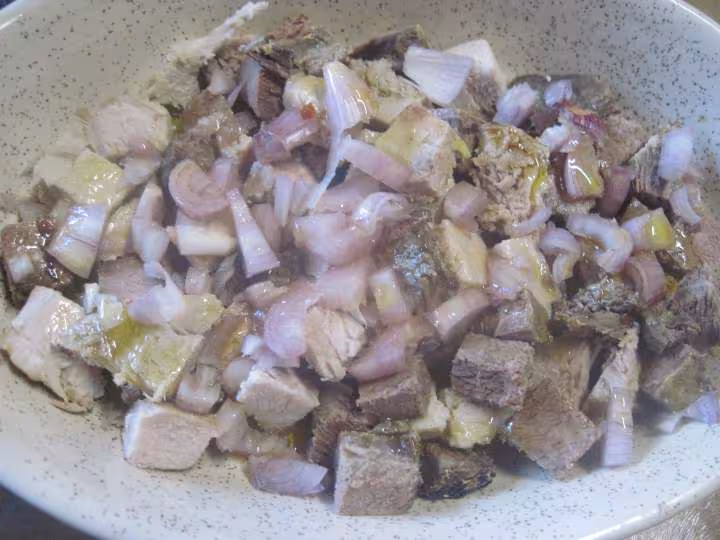 Restes de viandes en salade a l echalotes