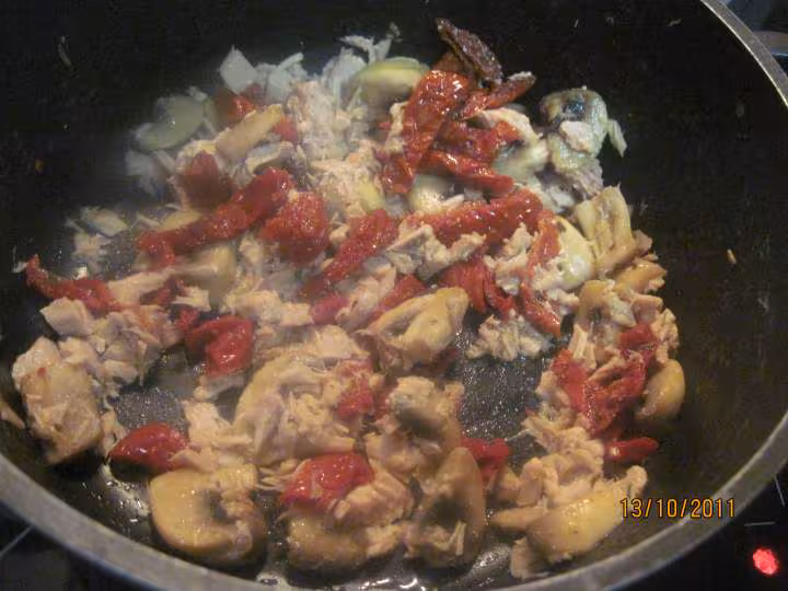 Riz au thon champignons et tomates sechees