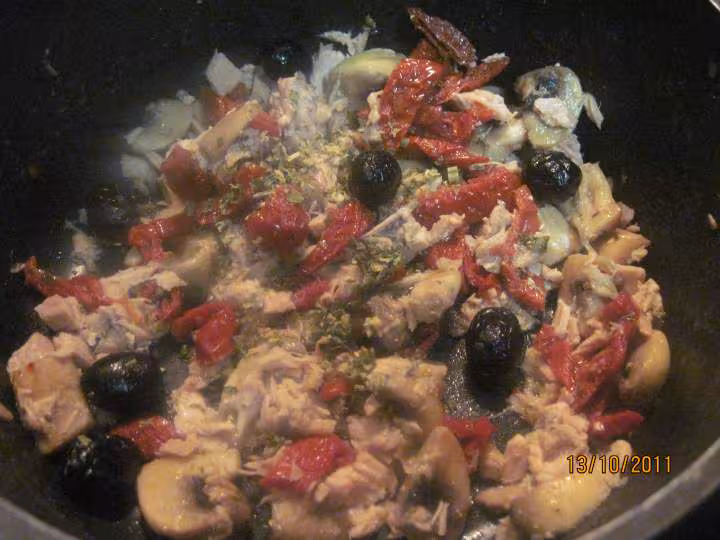 Riz au thon champignons et tomates sechees
