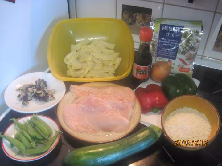 Riz thai aux legumes et poulet