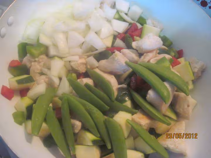 Riz thai aux legumes et poulet