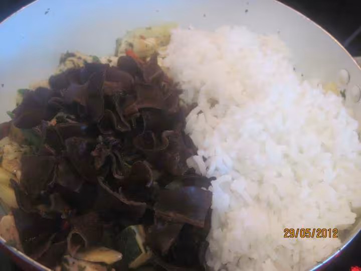 Riz thai aux legumes et poulet