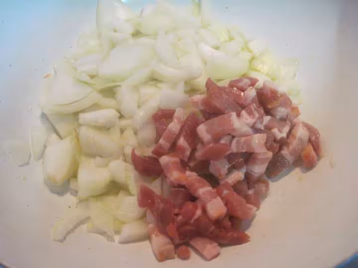 Rognons de porc au courgette en sauce de vin blanc