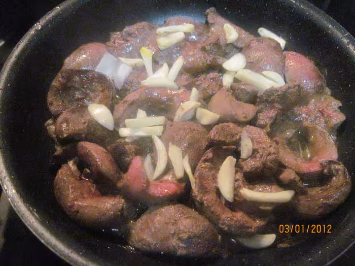 Rognons de porc aux oignons