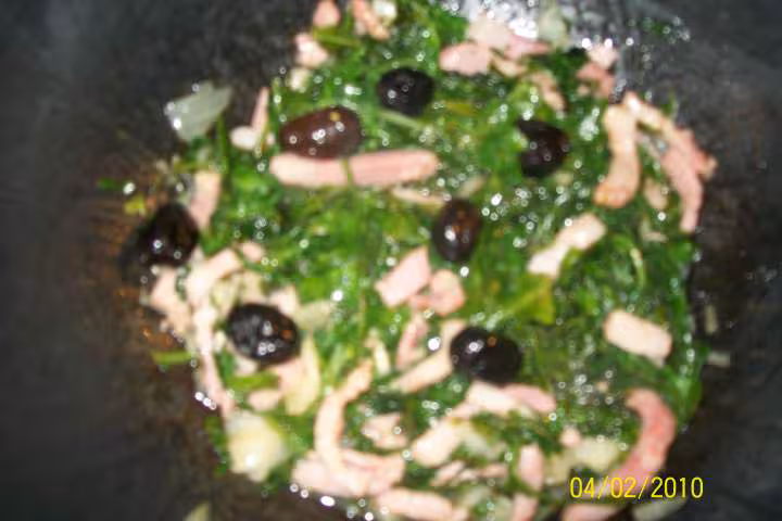 Roquette cuisinee au tagliatelle