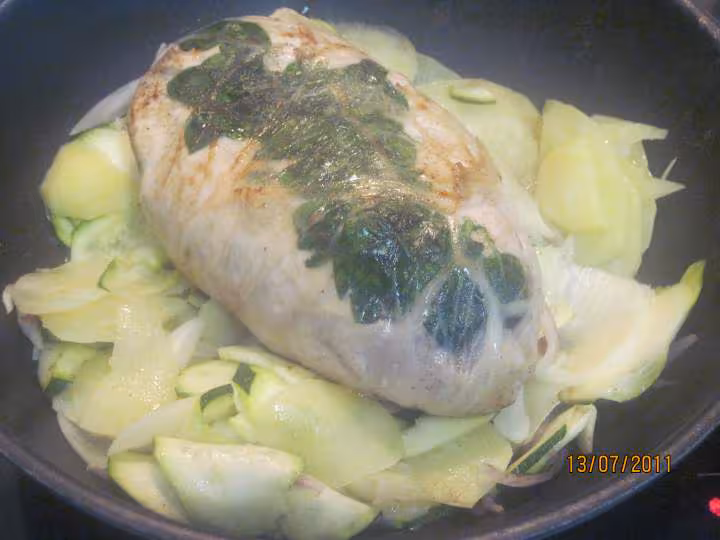 Roti de dinde au basilic a l etouffer de legumes