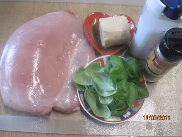 Roti de dinde au foie gras de canard et basilic