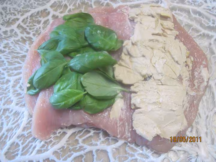 Roti de dinde au foie gras de canard et basilic