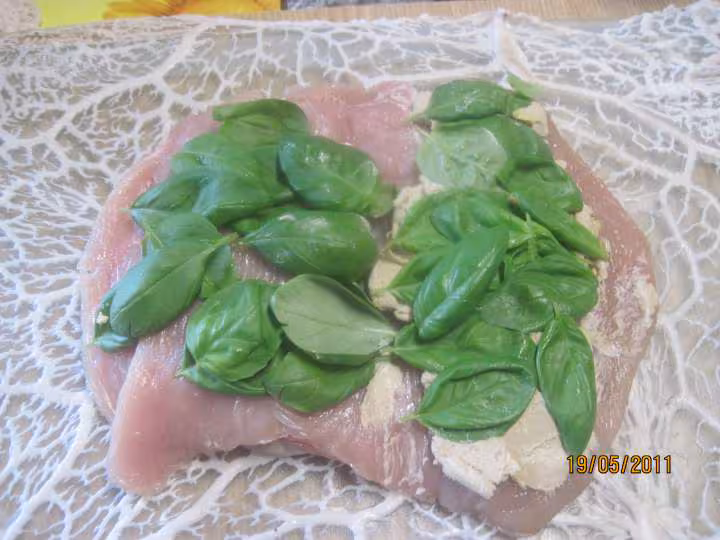 Roti de dinde au foie gras de canard et basilic