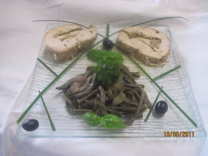 Roti de dinde au foie gras de canard et basilic