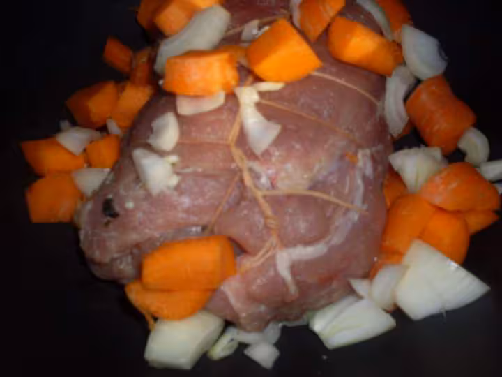 Roti de jambon farci
