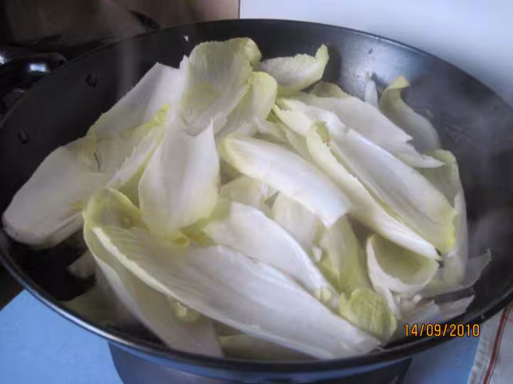 Roti de veau aux endives cuit a l etouffe