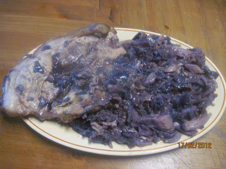Rouelle de porc au chou rouge a l etouffer