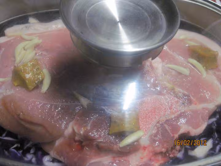 Rouelle de porc au chou rouge a l etouffer