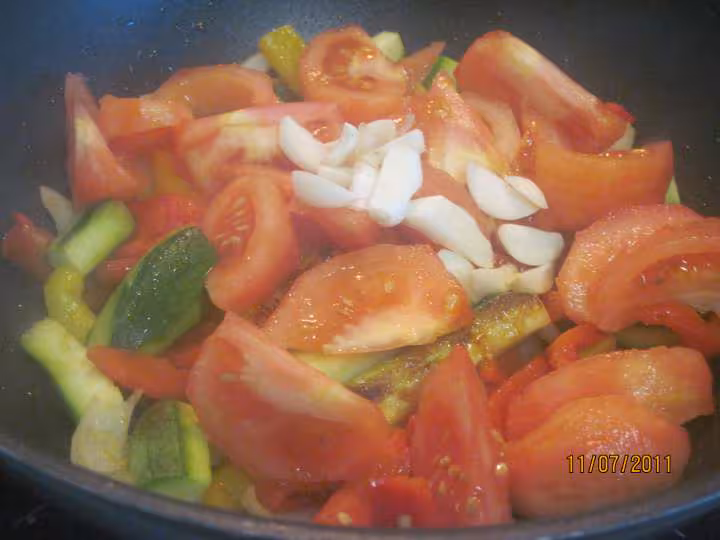 Rougail de petites saucisses legumes riz