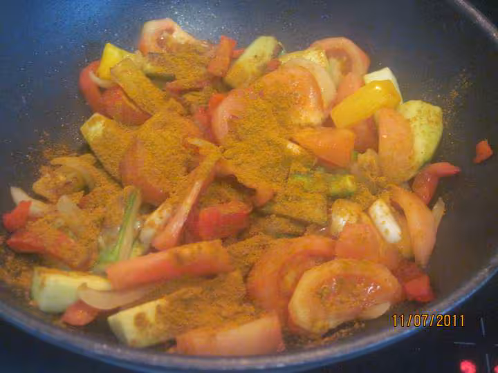 Rougail de petites saucisses legumes riz