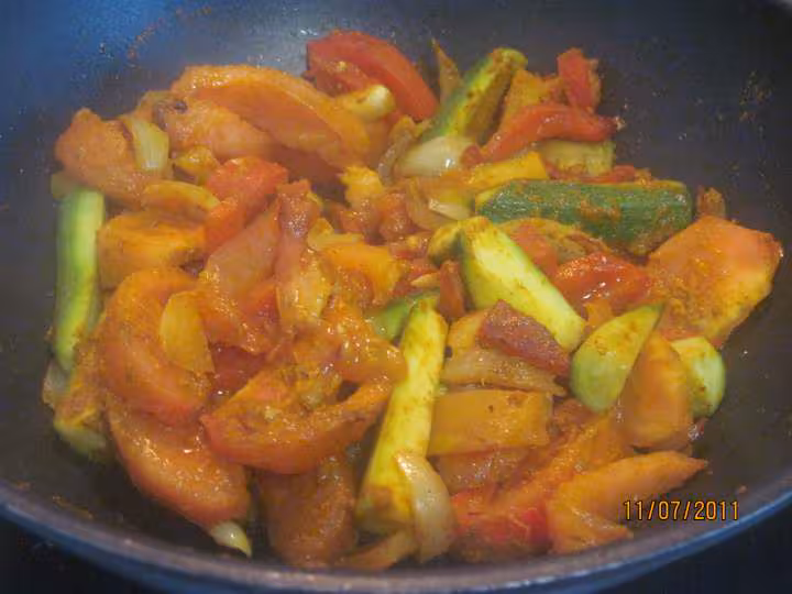Rougail de petites saucisses legumes riz