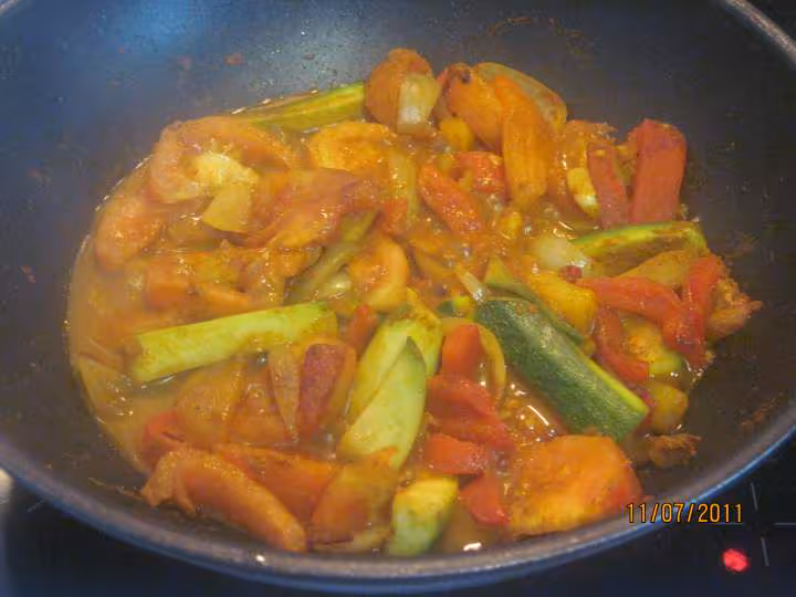 Rougail de petites saucisses legumes riz