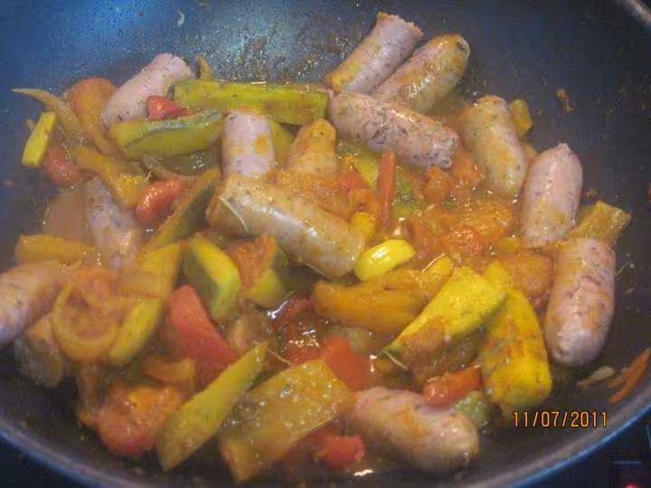 Rougail de petites saucisses legumes riz