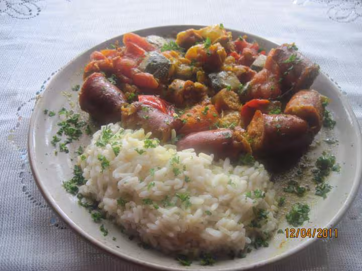 Rougail de sauisses fumees aux legumes