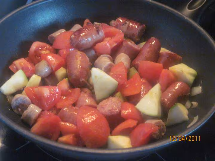 Rougail de sauisses fumees aux legumes