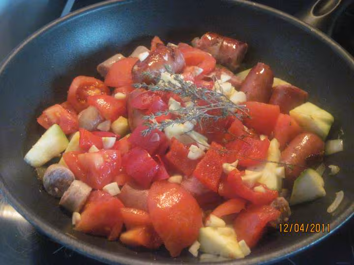 Rougail de sauisses fumees aux legumes