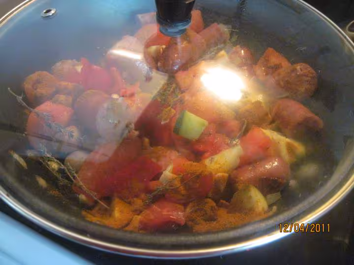 Rougail de sauisses fumees aux legumes