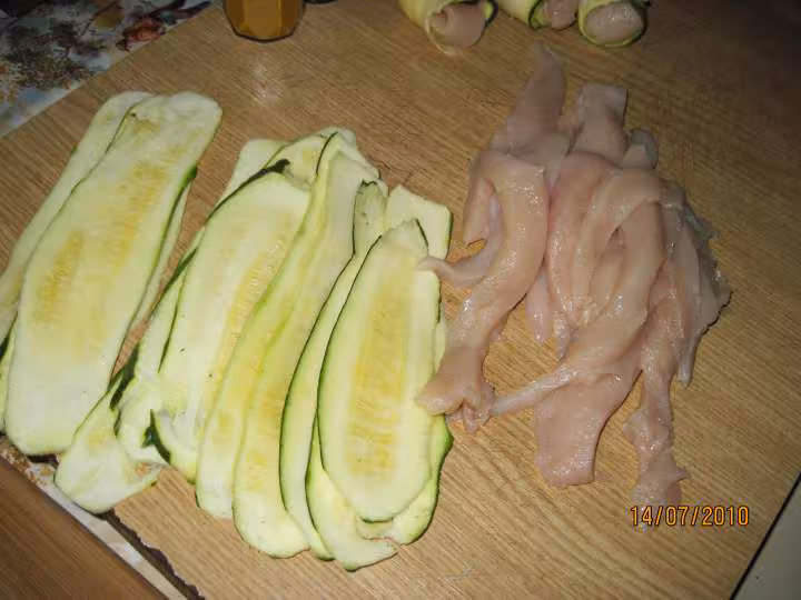Rouleaux de courgettes aux blancs de poulet