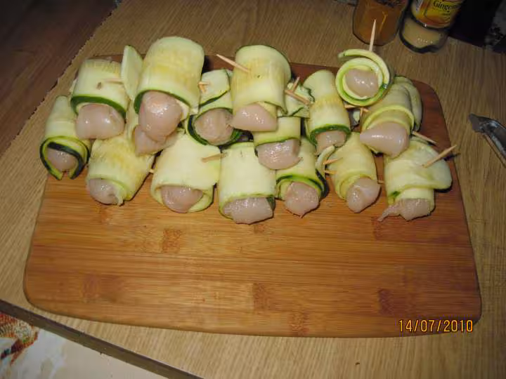 Rouleaux de courgettes aux blancs de poulet