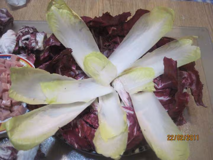Salade aux 2 endives et crudites