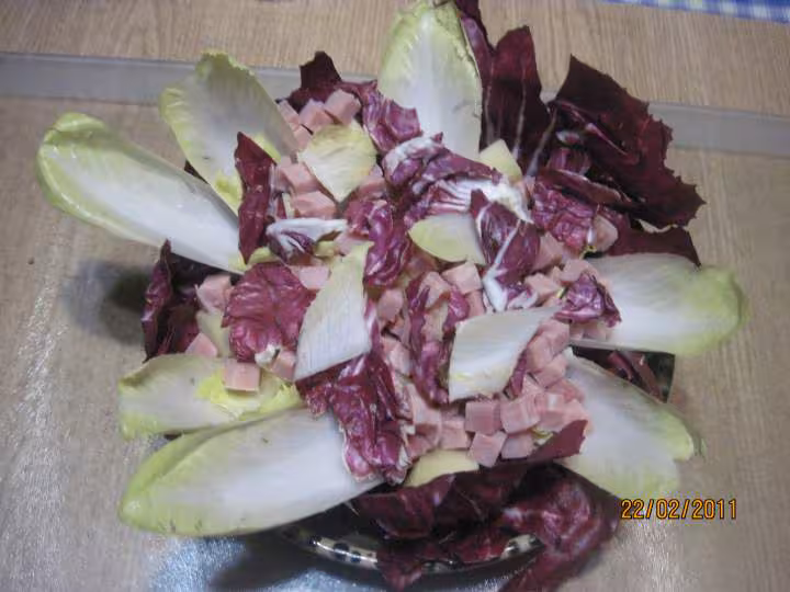 Salade aux 2 endives et crudites