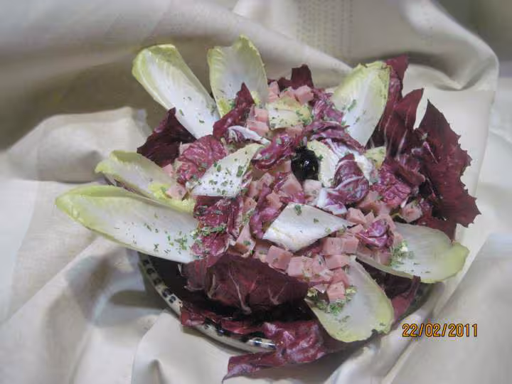 Salade aux 2 endives et crudites