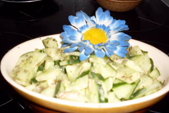 Salade de concombre sauce vinaigrette au miel