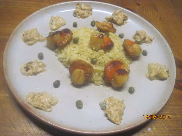 Sate de st jacques et boulgour creme aux capres