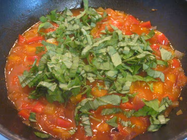 Sauce tomate aux poivrons et basilic