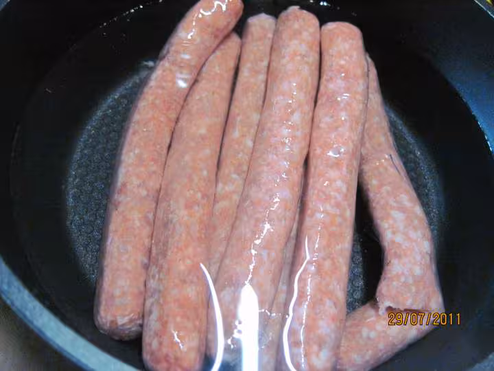 Saucisses de porc aux legumes varies