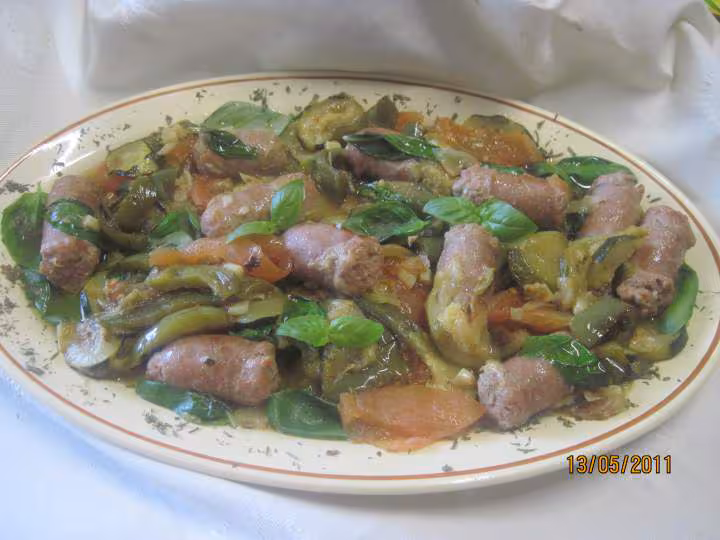 Saucisses de toulouse aux legumes et basilic