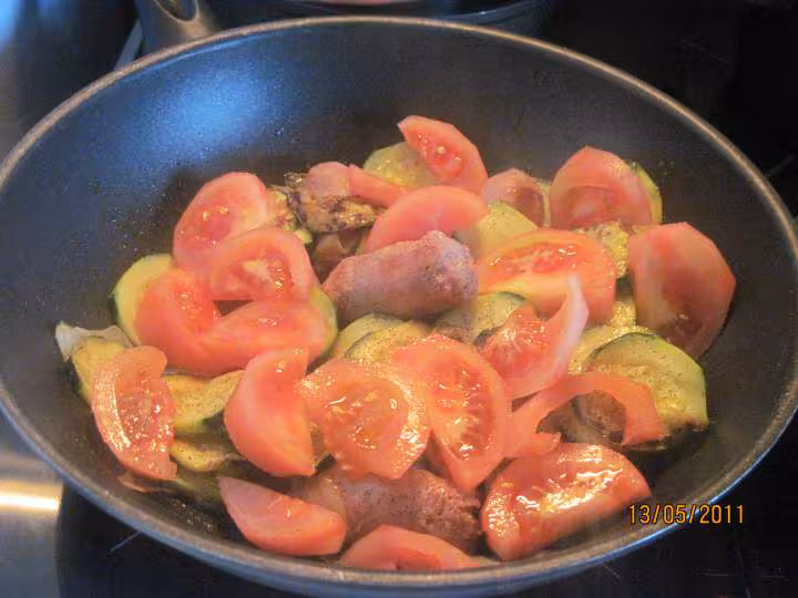 Saucisses de toulouse aux legumes et basilic