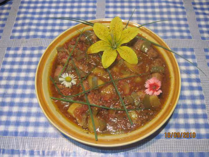 Saucisses de toulouse aux p de terre en sauce