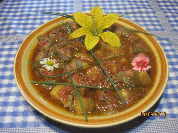 Saucisses de toulouse aux p de terre en sauce