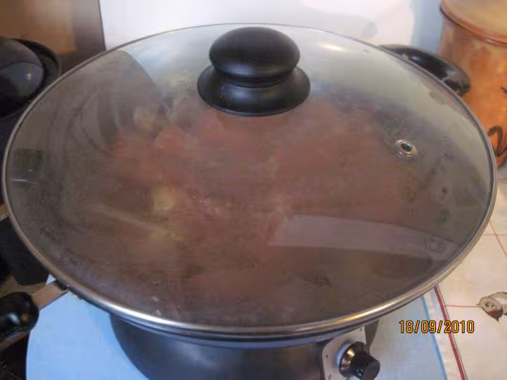 Saucisses de toulouse aux p de terre en sauce