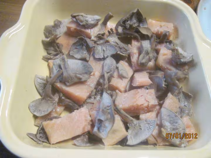 Saumon rose aux pleurotes sauce poisson