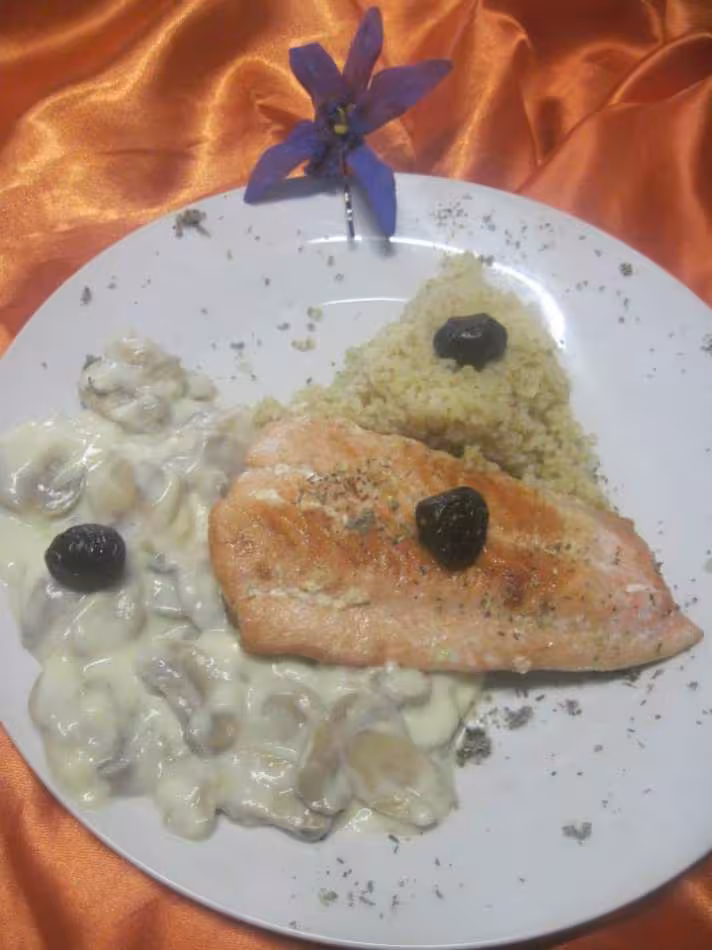 Saumon rose sauce champignons