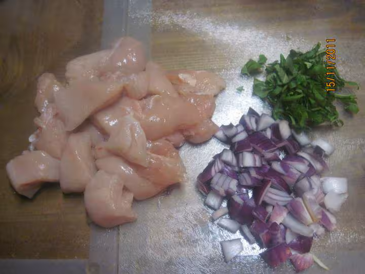Saute de blancs de poulet a la creme sauce basilic