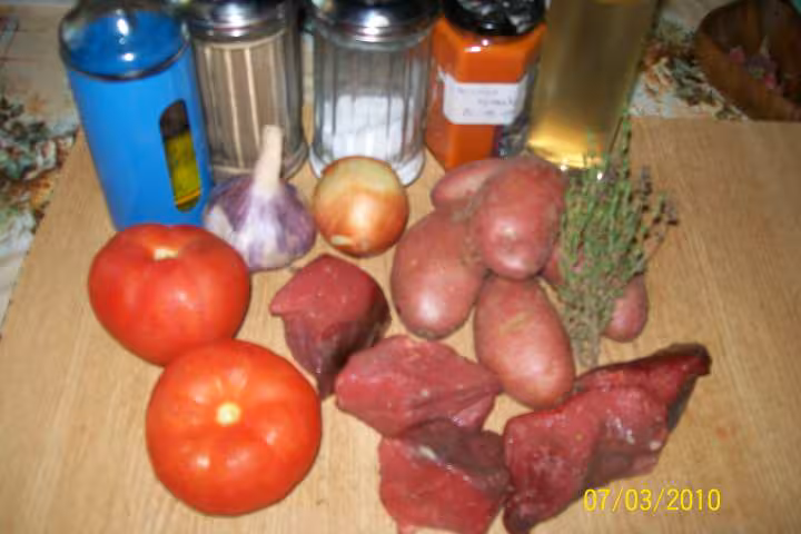 Saute de boeuf au p de terre en sauce